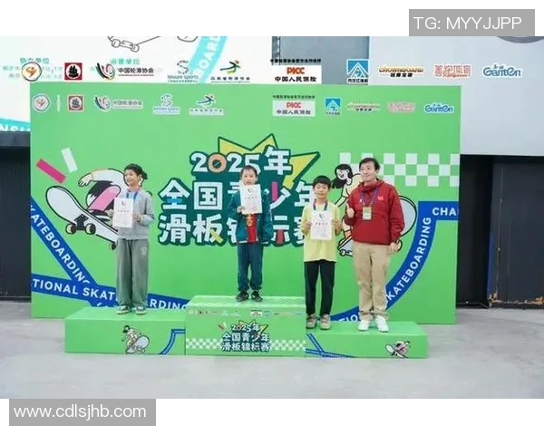 南京滑板队在全国滑板速度排行榜中荣获第八名的佳绩引发关注 南京滑板队在全国滑板速度排行榜中荣获第八名的佳绩引发关注