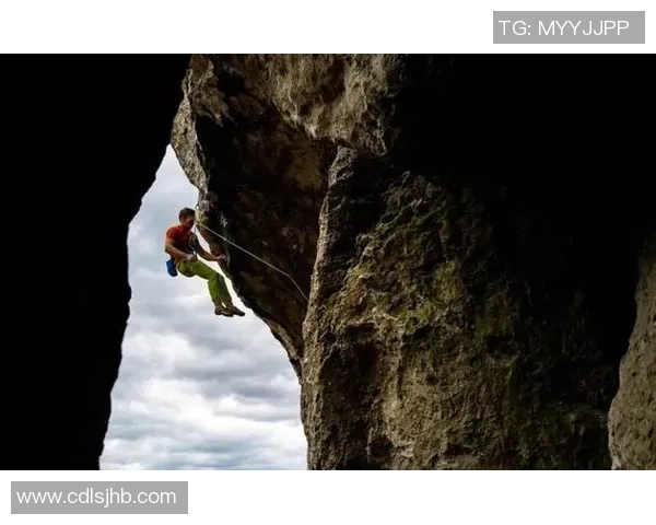 南京攀岩队创新训练模式助力运动员突破自我极限的全新探索 南京攀岩队创新训练模式助力运动员突破自我极限的全新探索