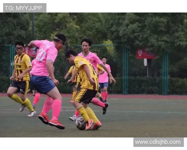 南京足球队在邀请赛中的节奏表现分析与精彩瞬间回顾 南京足球队在邀请赛中的节奏表现分析与精彩瞬间回顾