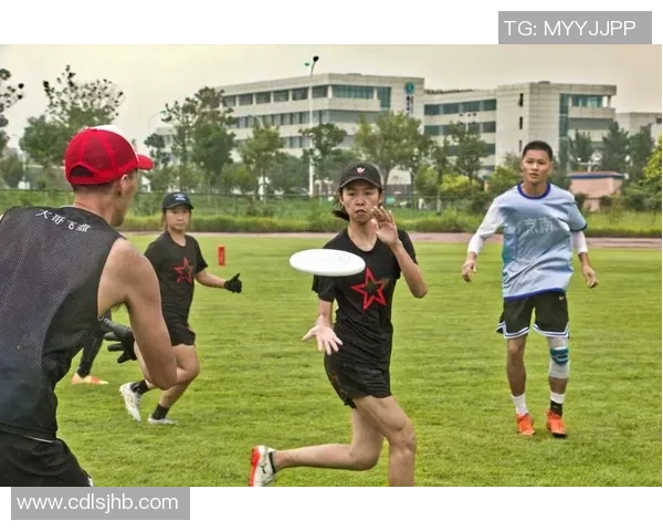 南京飞盘队创下耐力新纪录引领飞盘运动新潮流 南京飞盘队创下耐力新纪录引领飞盘运动新潮流